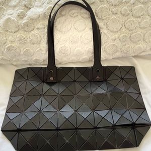 Isabelle Vegan Tote Black new geometric
